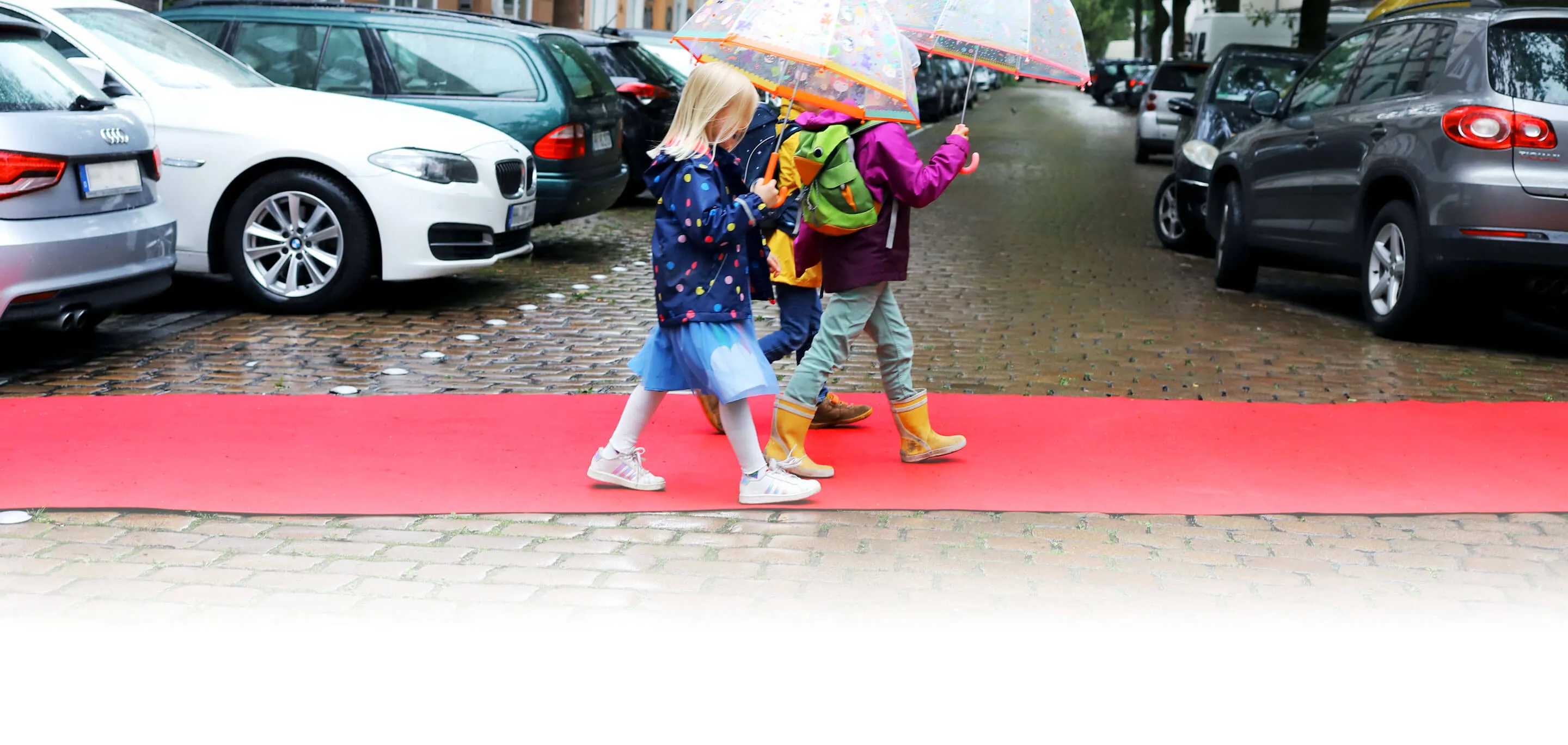 Roter Teppich für Kinder in der Rellinger Straße